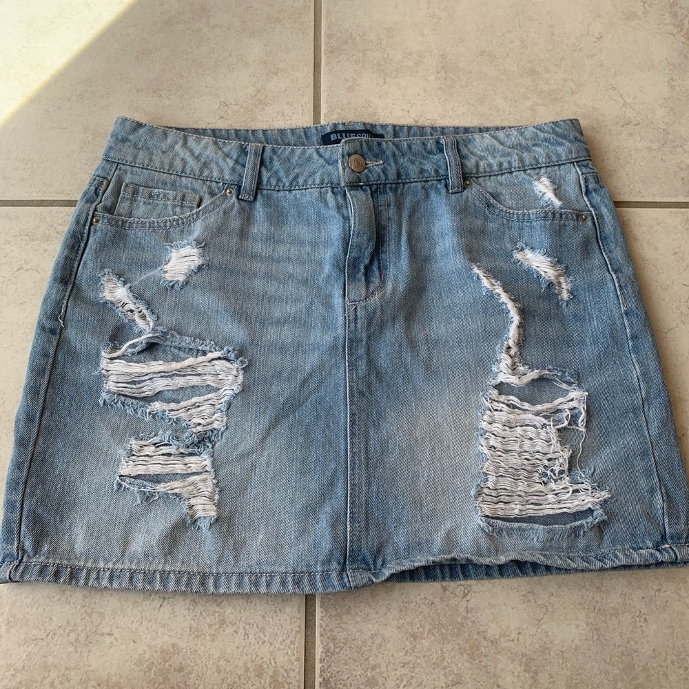 🪐✨Ripped jean skirt